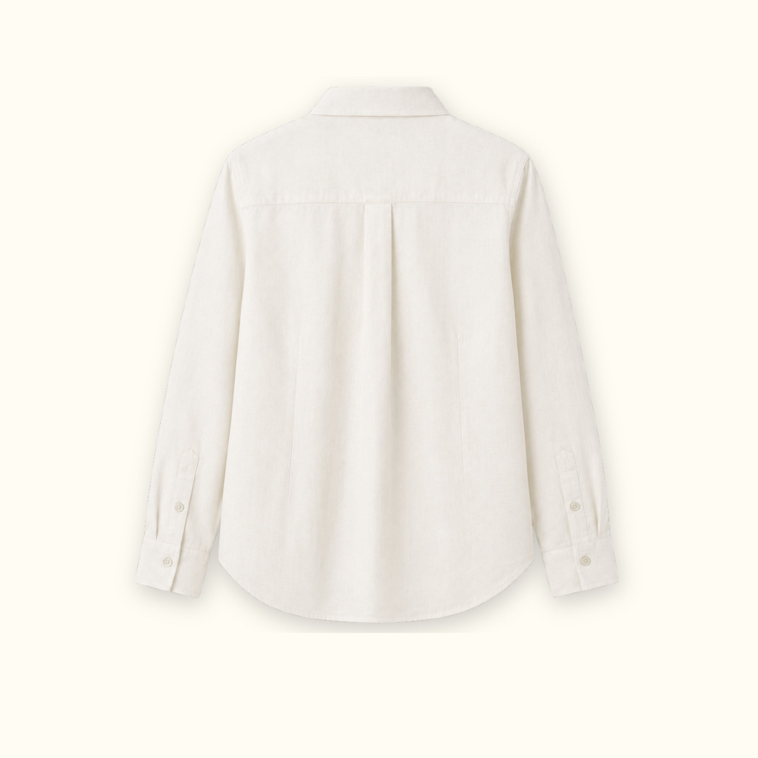 Chemise en lin coupe regular off whitee, vue de dos, montrant le col, l’ourlet et la coupe décontractée