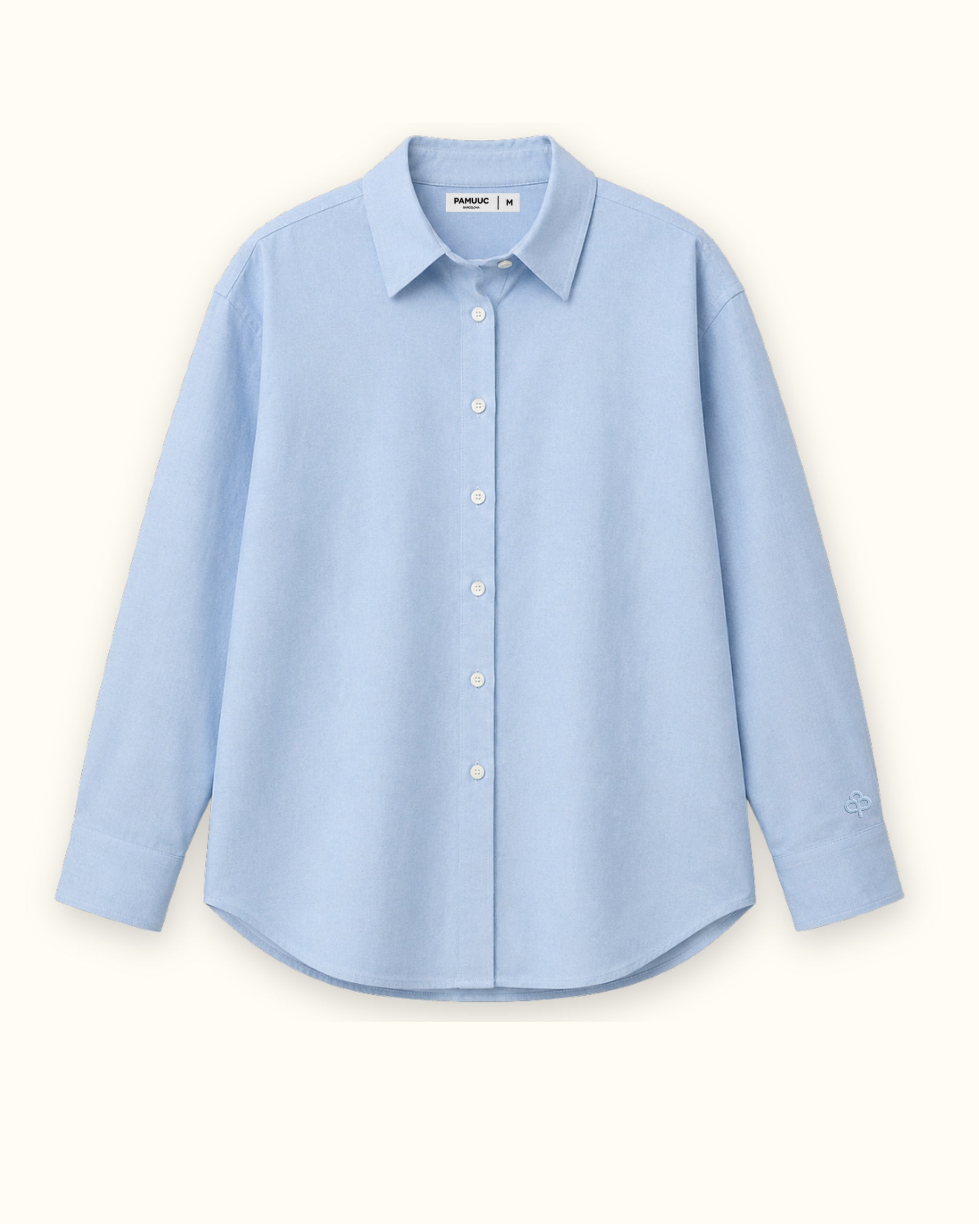 Camicia Oxford medium fit azzurra, vista frontale, con colletto, fondo e taglio rilassato
