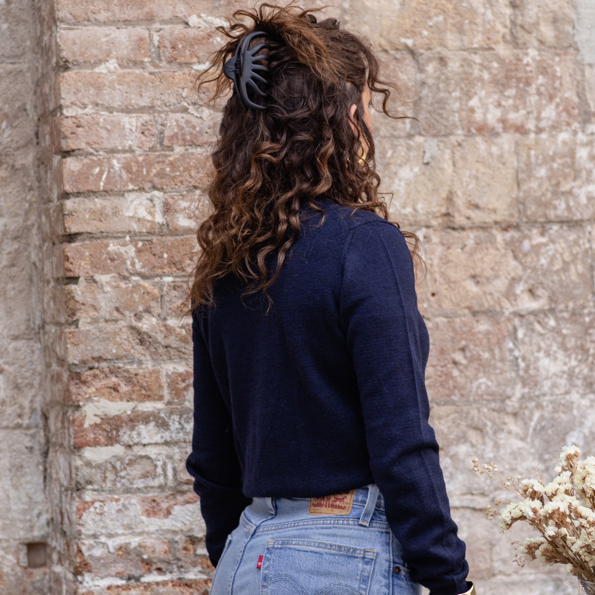 Extra fine merino wool cardigan in Navy - view 5 - Pamuuc